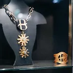 Bra 巴里